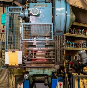 Cincinatti Milacron 20 Tonne Press